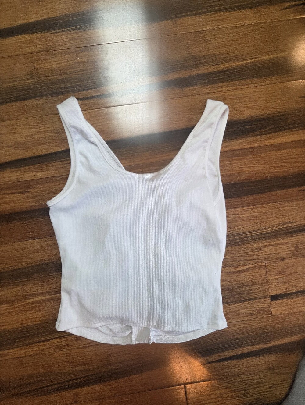 LUSH White Ruched Button-Front Ribbed Tank Top - Picture 2 of 2